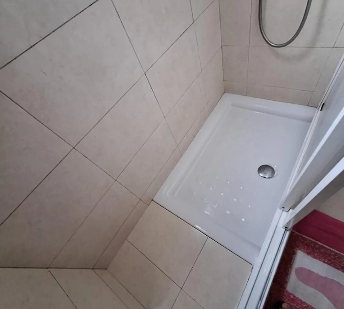 Quarto Barato Privativo Com Casa De Banho E Areas Comuns Partilhada Com Outros Hospedes Lisbon